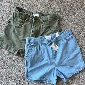 Bundle of 2! H&M Green and Children’s Place shorts for sale! - size 10